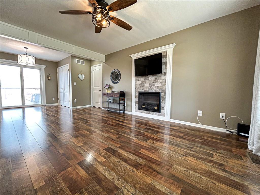 804 Cherokee Court Paola, KS 66071 - Photo 6 of 47
