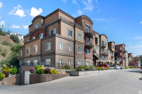 $455,000 | 5198 North University Avenue, Unit 401, Provo, UT 84604
