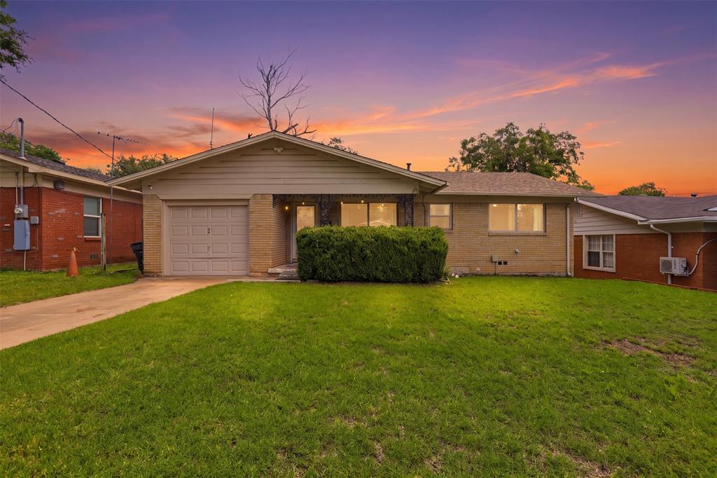 4304 Hodgkins Road Lake Worth, TX 76135 - Photo 6 of 33