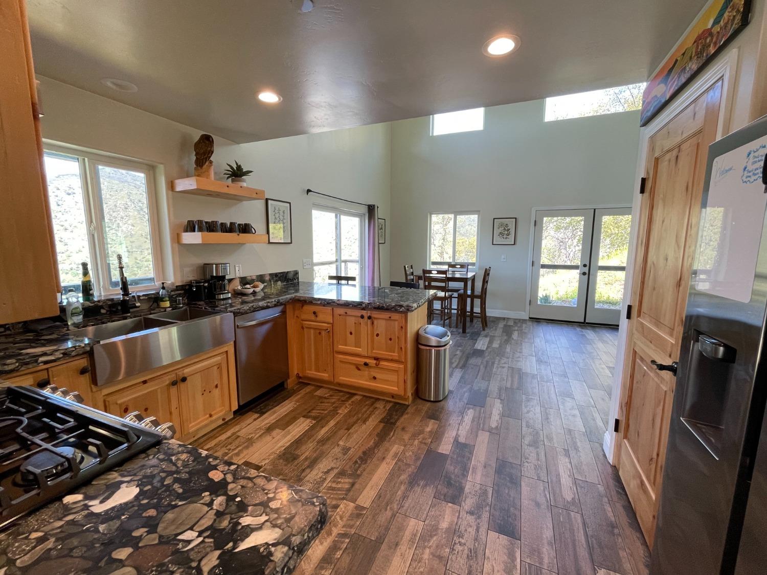 45431 Hammond Drive Three Rivers, CA 93271 - Photo 2 of 64 Gallery Image 2