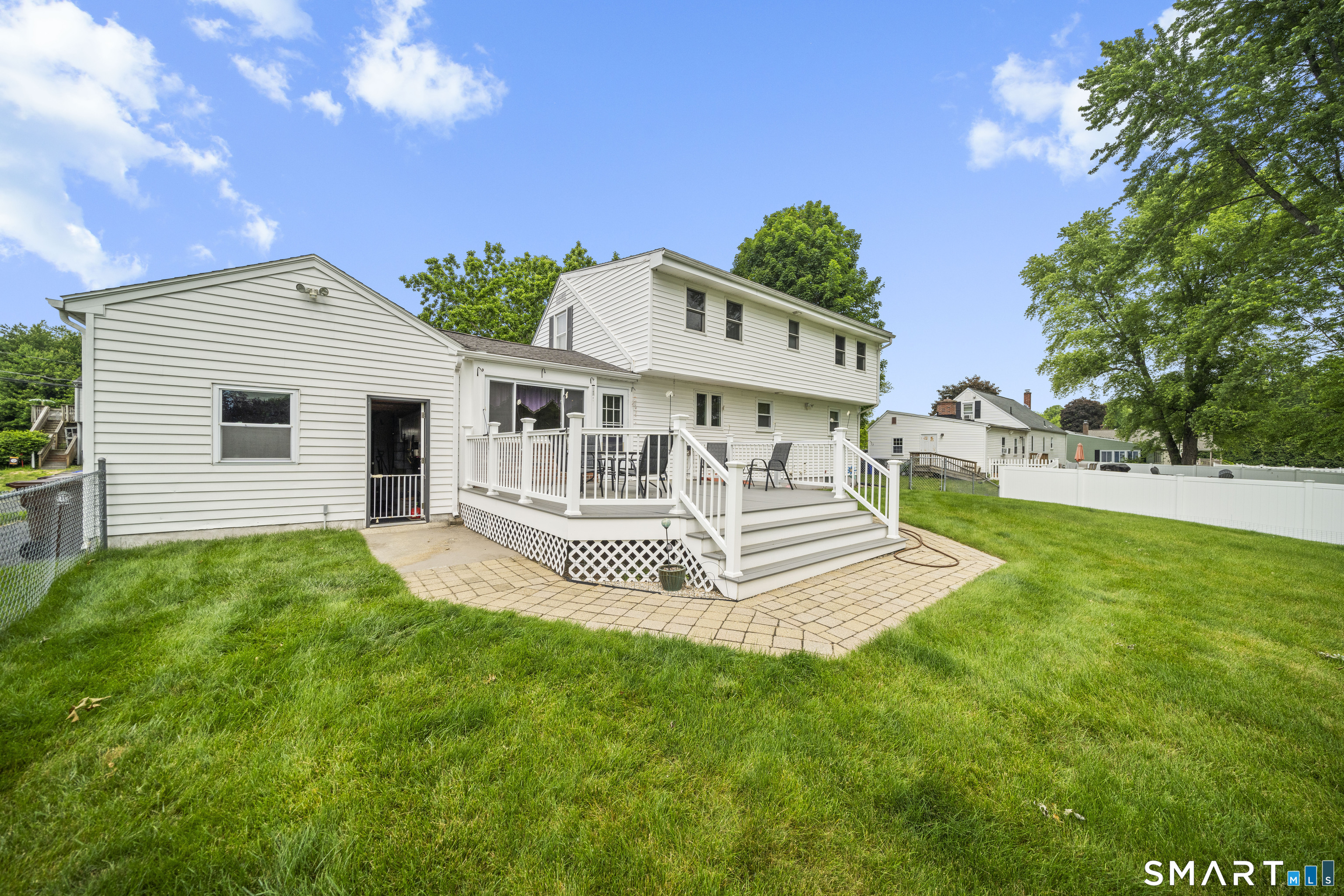 18 Bess Road Enfield, CT 06082 - Photo 5 of 27