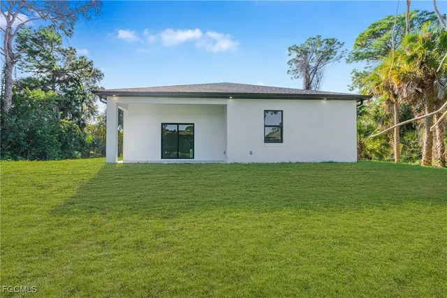 a view of a garden with plants