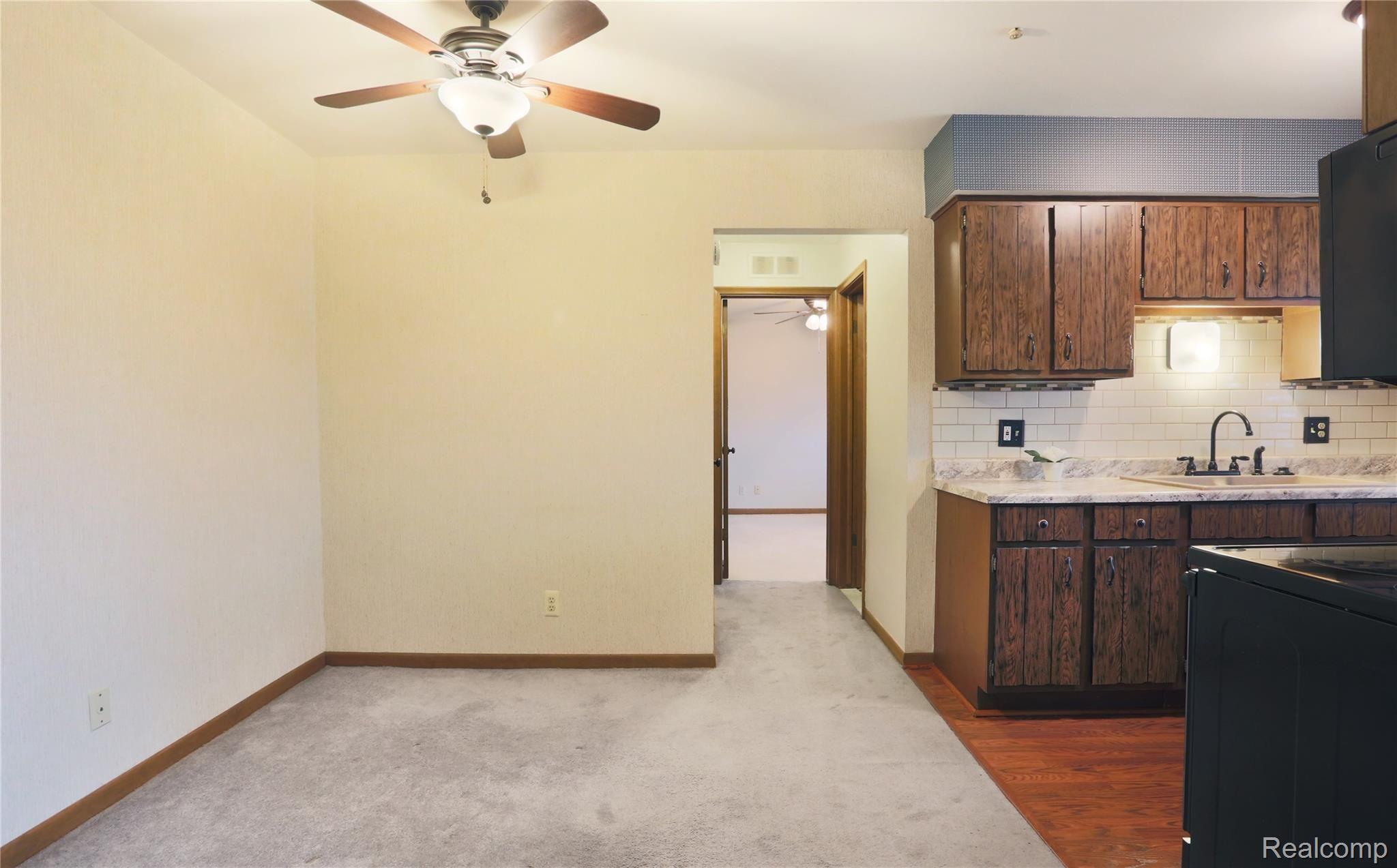 260 West 13 Mile Road, Unit 27 Madison Heights, MI 48071 - Photo 7 of 15 0I0A4912.jpeg
