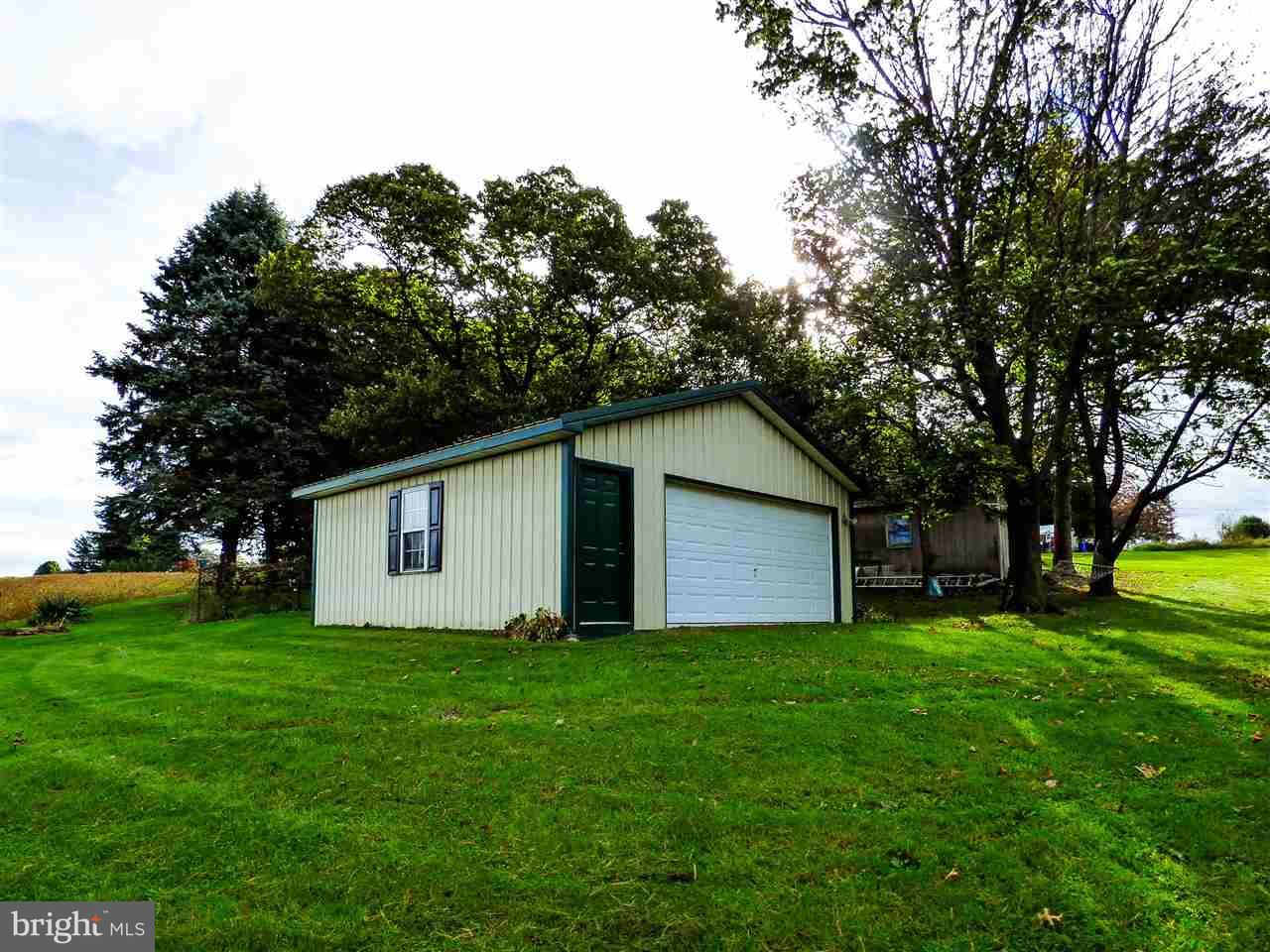 5709 Colonial Valley Road Spring Grove, PA 17362 - Photo 8 of 36