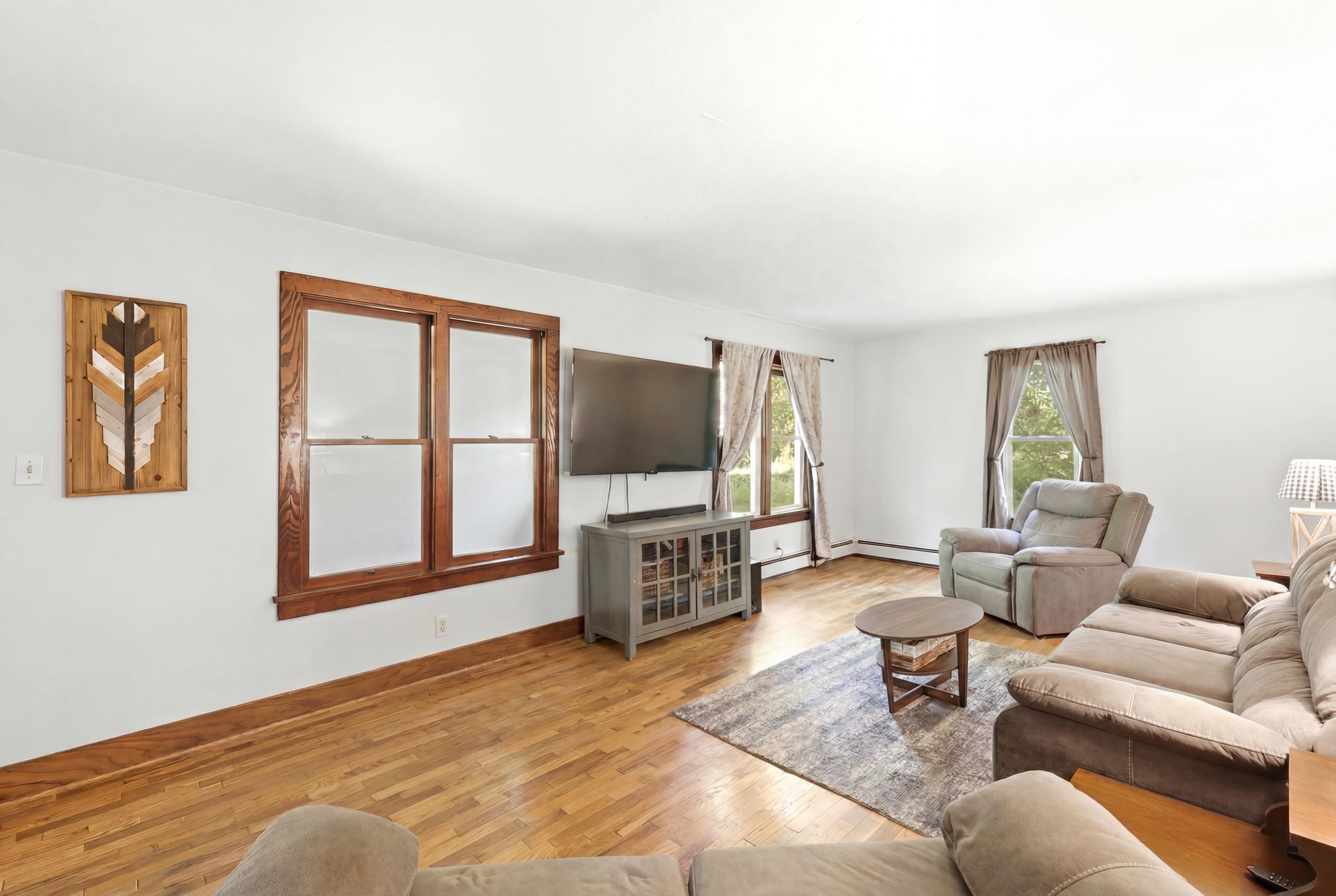 2351 Cook Road Hastings, MI 49058 - Photo 19 of 43 22_3j5a2064_declutter_e9d8ad11_reedit_52