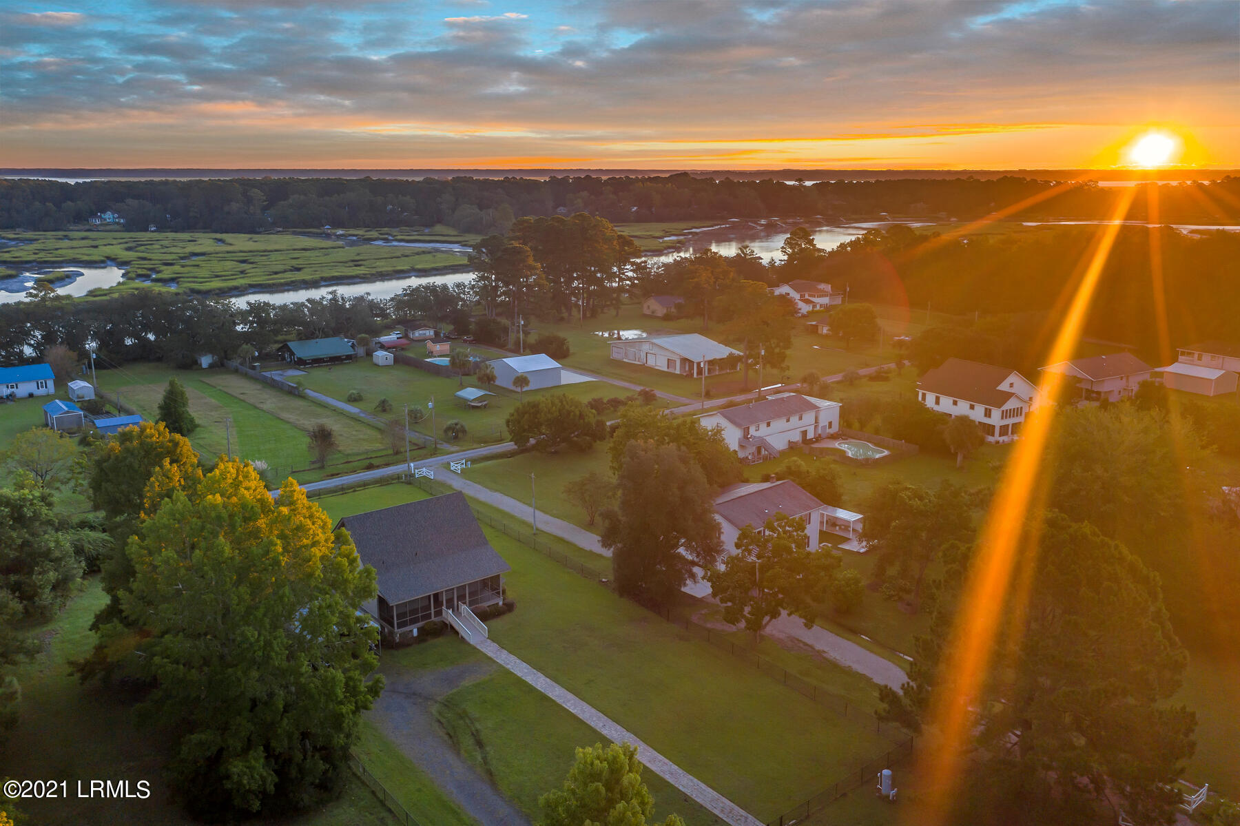 189 Deloss Point Road Ridgeland, SC 29936 - Photo 4 of 49 DJI_0403-1