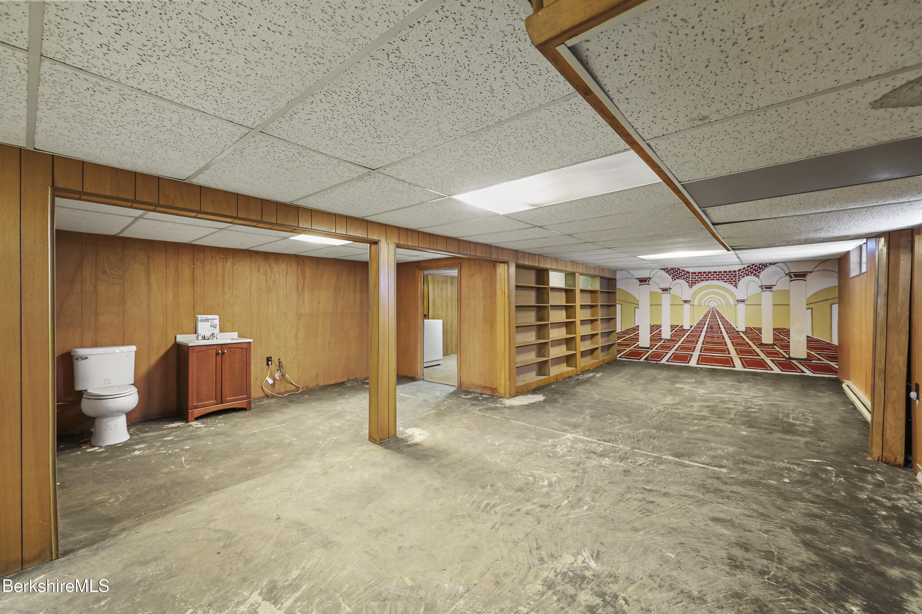 89 Delancy Avenue Pittsfield, MA 01201 - Photo 24 of 40 a view of an empty room