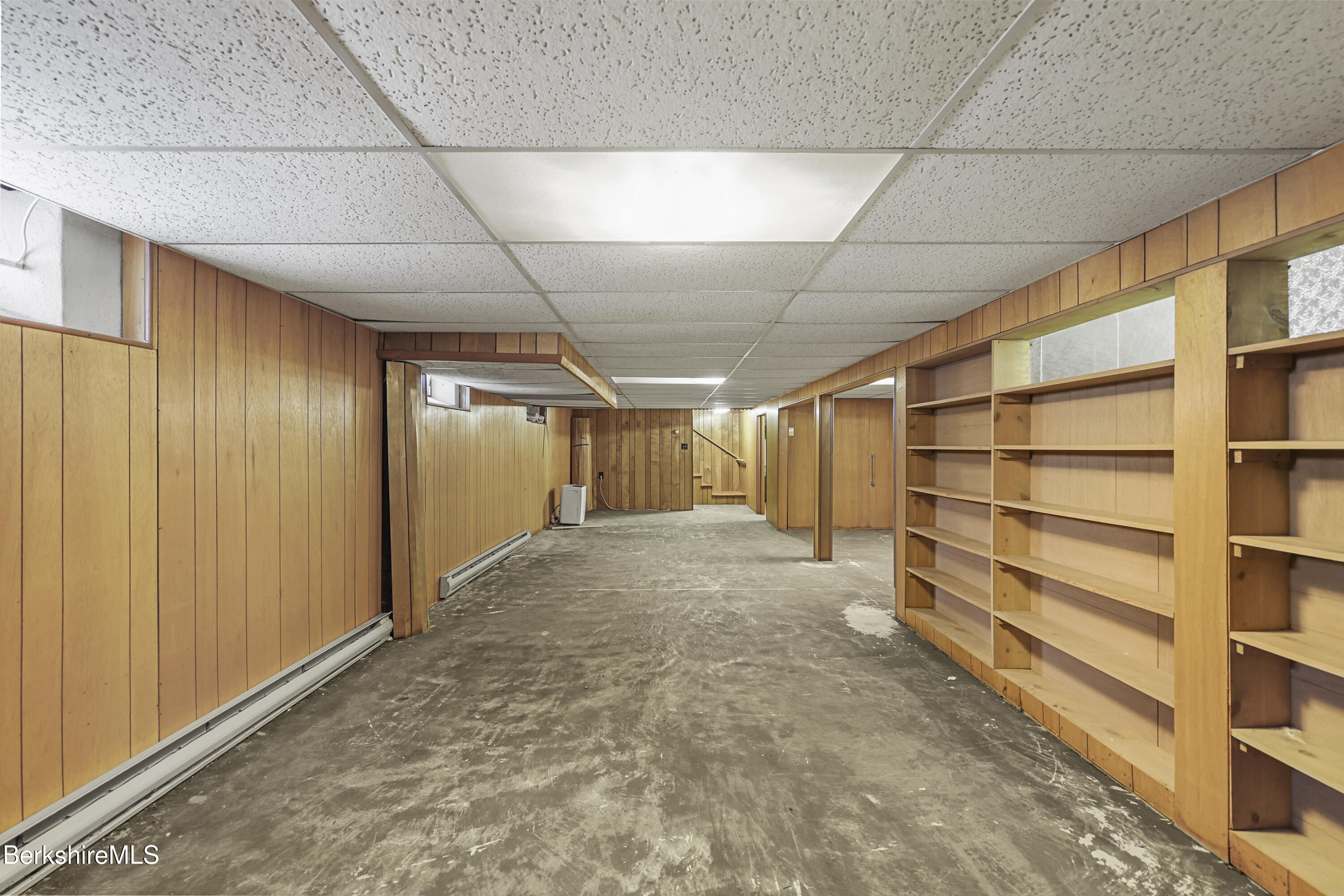 89 Delancy Avenue Pittsfield, MA 01201 - Photo 28 of 40 a view of room with walk in closet