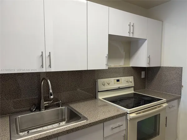 $2,150 | 6055 West 19th Avenue, Unit 311, Hialeah, FL 33012