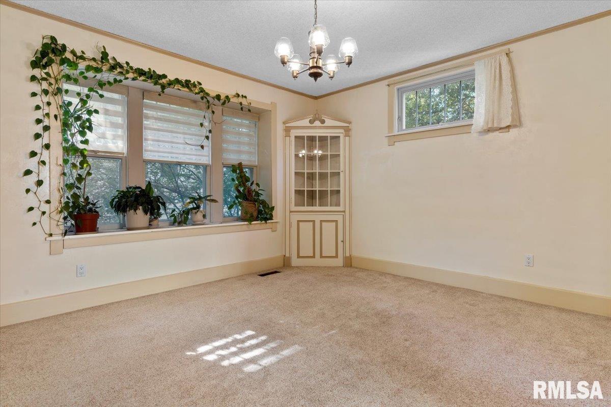 905 South Walnut Street Springfield, IL 62704 - Photo 9 of 33