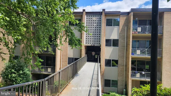 $2,275 | 5109 Crossfield Court, Unit 5, Rockville, MD 20852