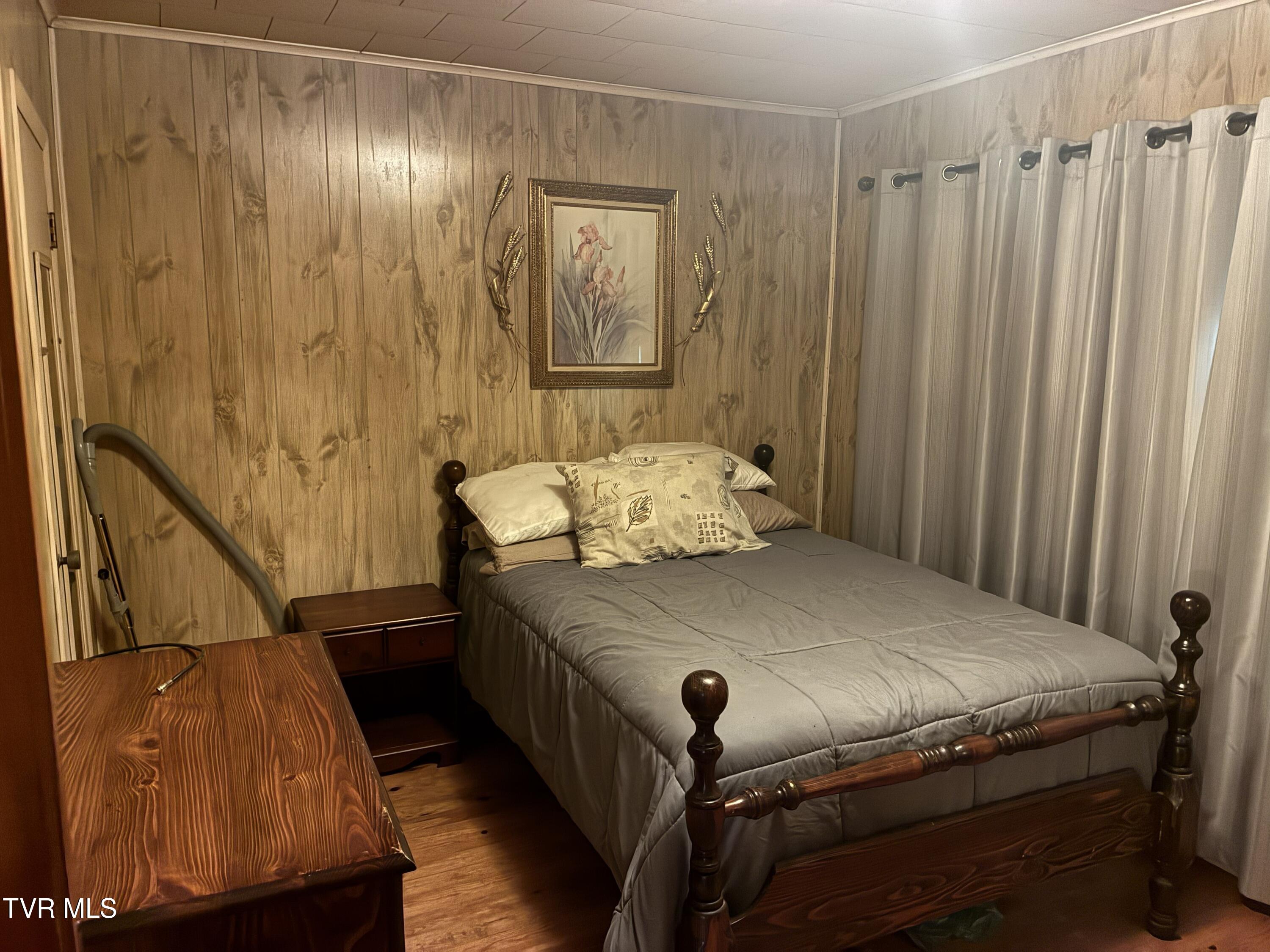 940 Middle Creek Road Afton, TN 37616 - Photo 40 of 80 interior Bedroom 1
