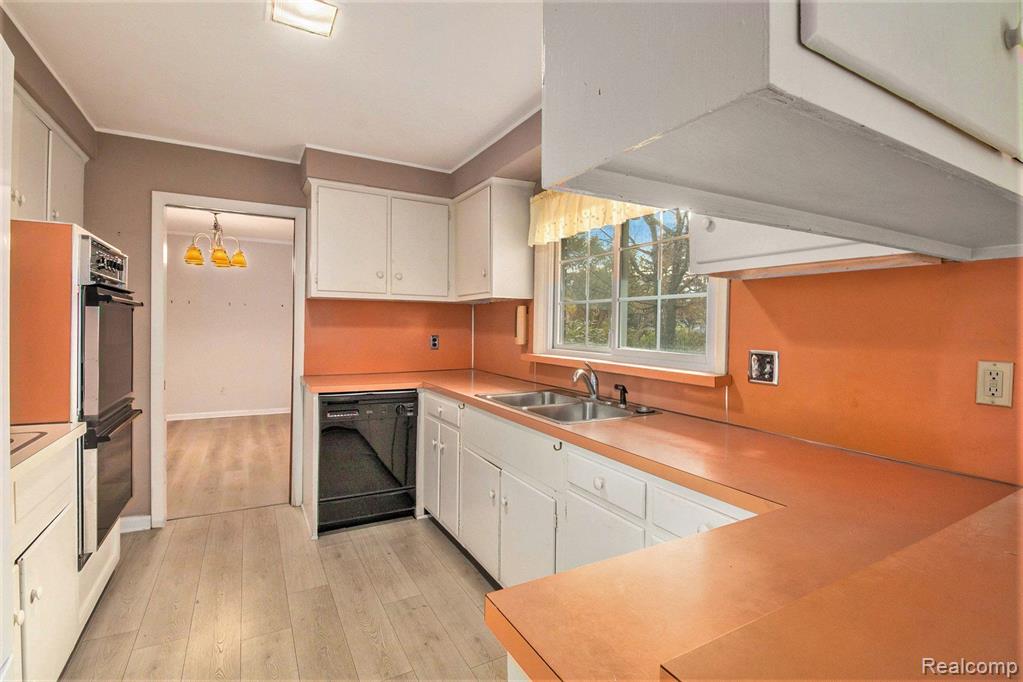 5730 Burnham Road Bloomfield Hills, MI 48301 - Photo 11 of 22