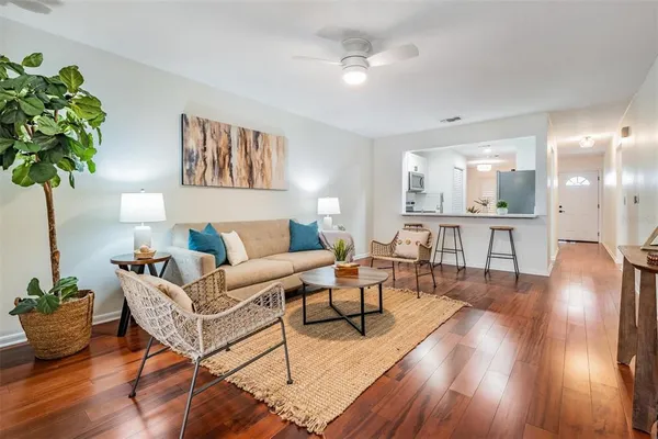 $1,900 | 14818 Winding Creek Court, Tampa, FL 33613