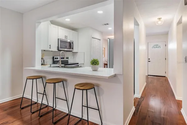 $1,900 | 14818 Winding Creek Court, Tampa, FL 33613