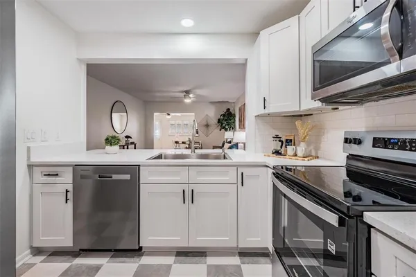 $1,900 | 14818 Winding Creek Court, Tampa, FL 33613