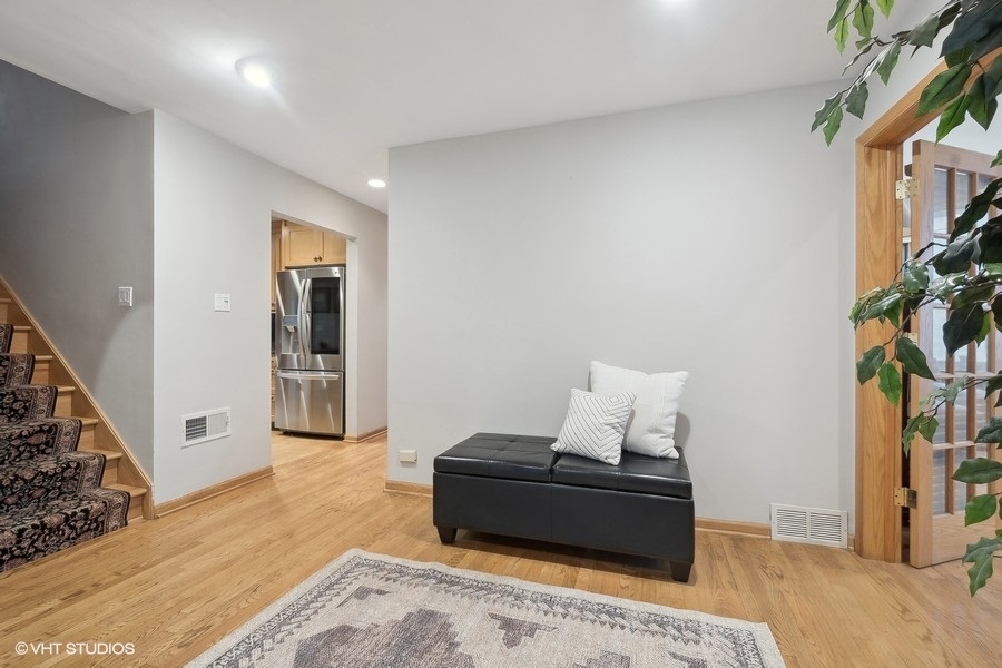 2230 Harrison Street Evanston, IL 60201 - Photo 12 of 38 Gallery Image 12