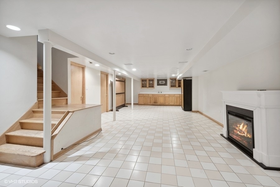 2230 Harrison Street Evanston, IL 60201 - Photo 28 of 38 Gallery Image 28