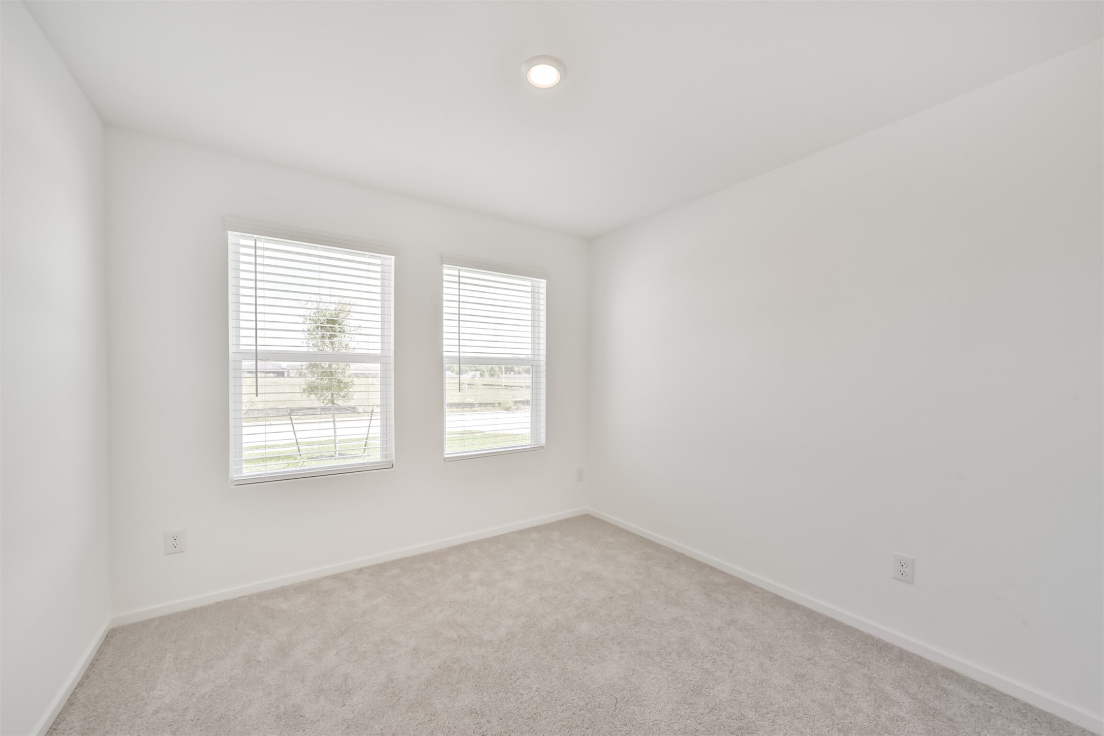 648 Burlina Road La Marque, TX 77568 - Photo 22 of 31 Secondary bedroom/Office space