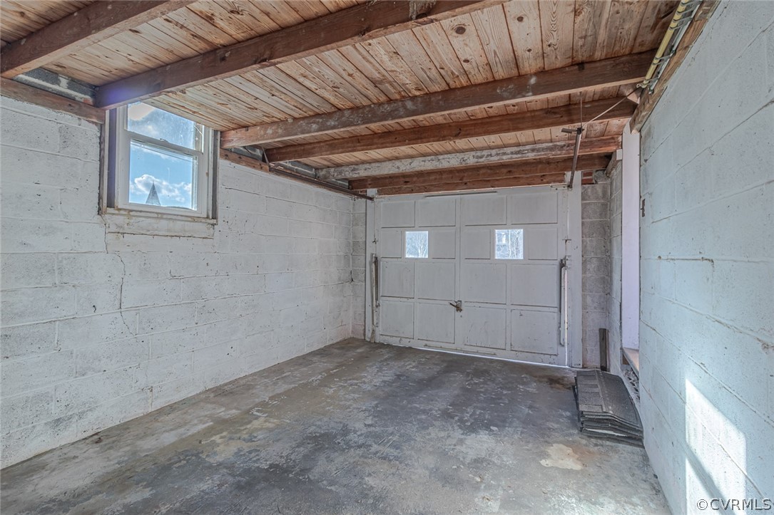 369 Main Street Reedville, VA 22539 - Photo 33 of 44 a view of an empty room