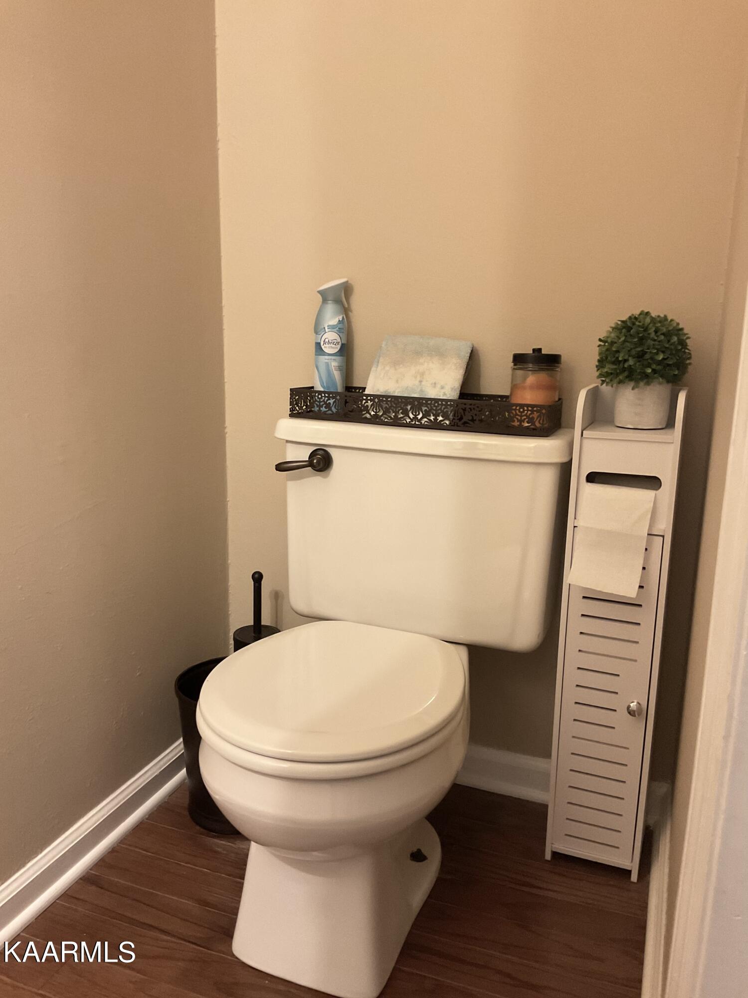 106 Targa Lane Oak Ridge, TN 37830 - Photo 11 of 37 Half Bathroom