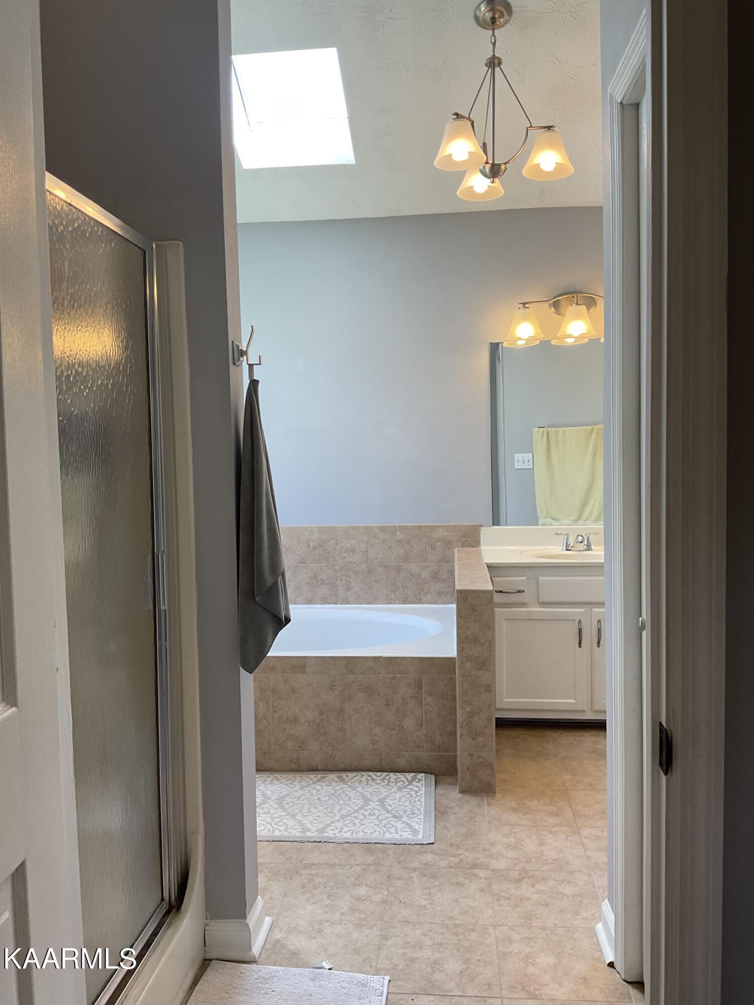 106 Targa Lane Oak Ridge, TN 37830 - Photo 18 of 37 Walk in Shower