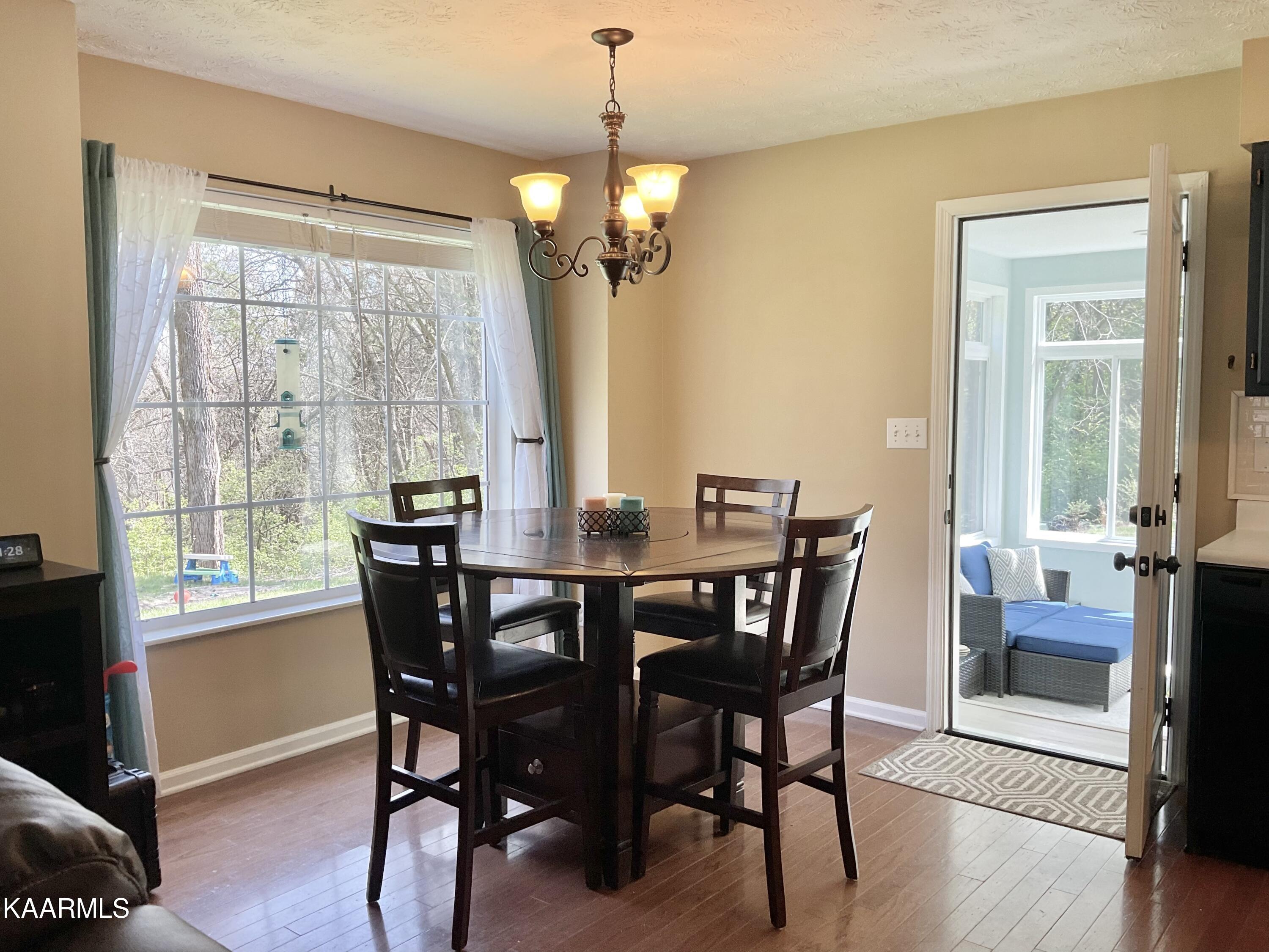 106 Targa Lane Oak Ridge, TN 37830 - Photo 5 of 37 Kitchen Eating Area