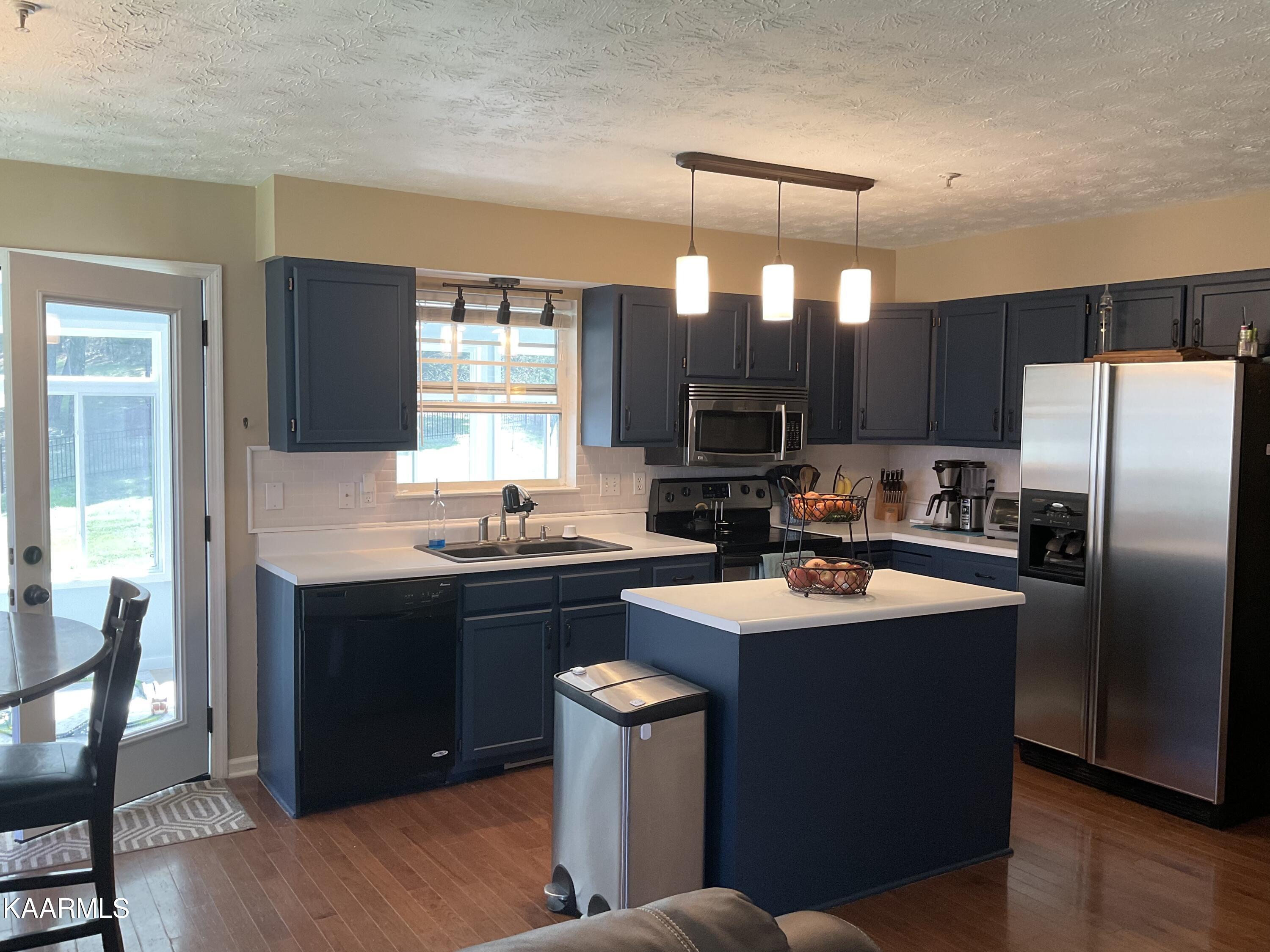 106 Targa Lane Oak Ridge, TN 37830 - Photo 8 of 37 Updated Kitchen
