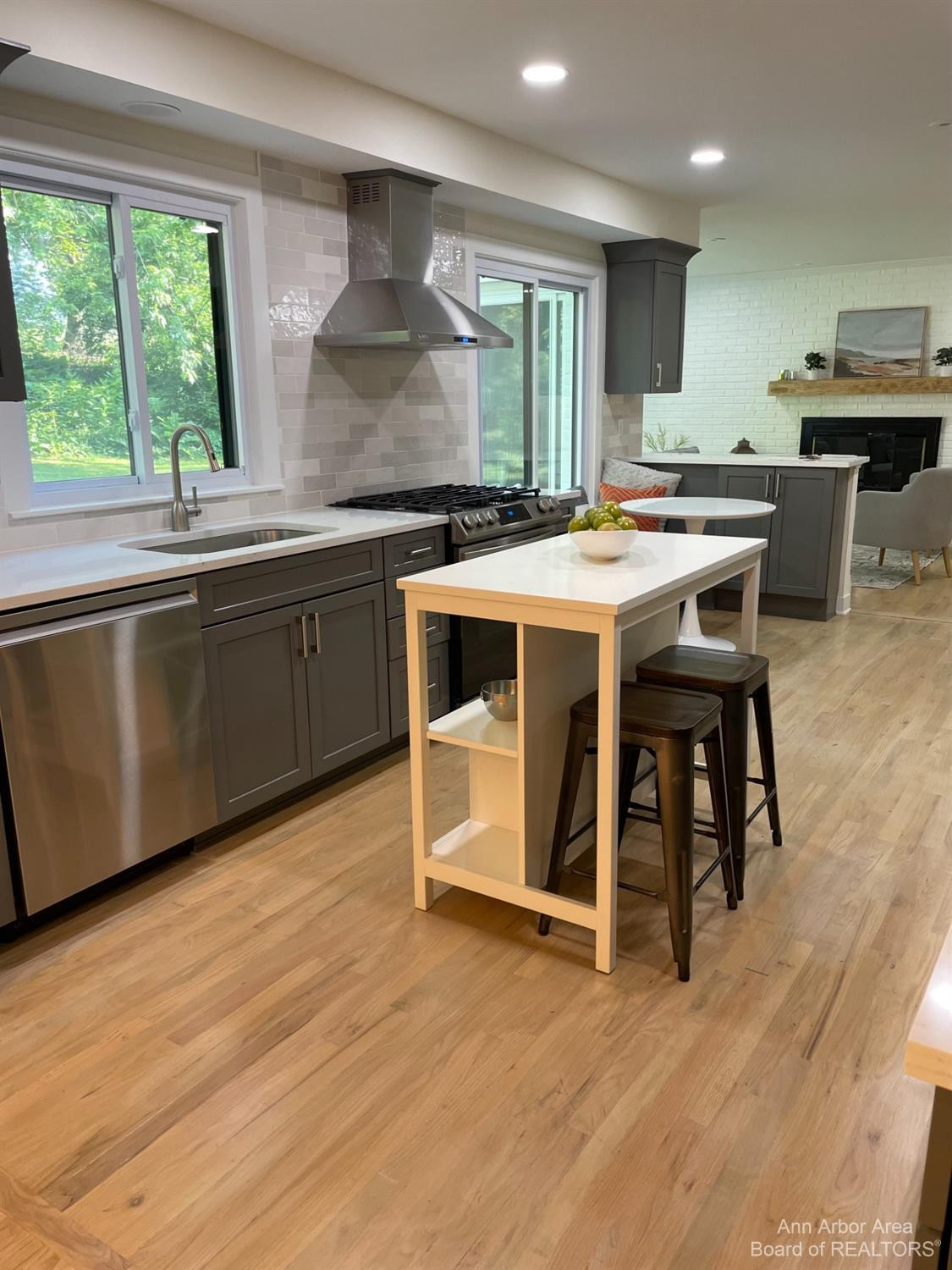 3055 Foxcroft Road Ann Arbor, MI 48104 - Photo 12 of 42 Photo 12
