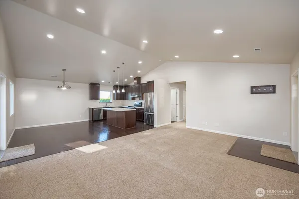 $385,500 | 2143 Valley Road Northeast, Moses Lake, WA 98837