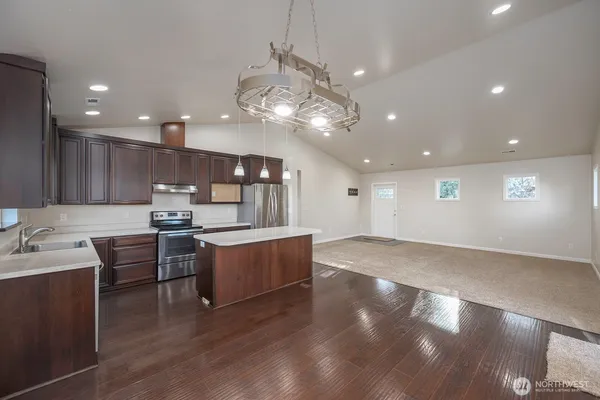 $385,500 | 2143 Valley Road Northeast, Moses Lake, WA 98837