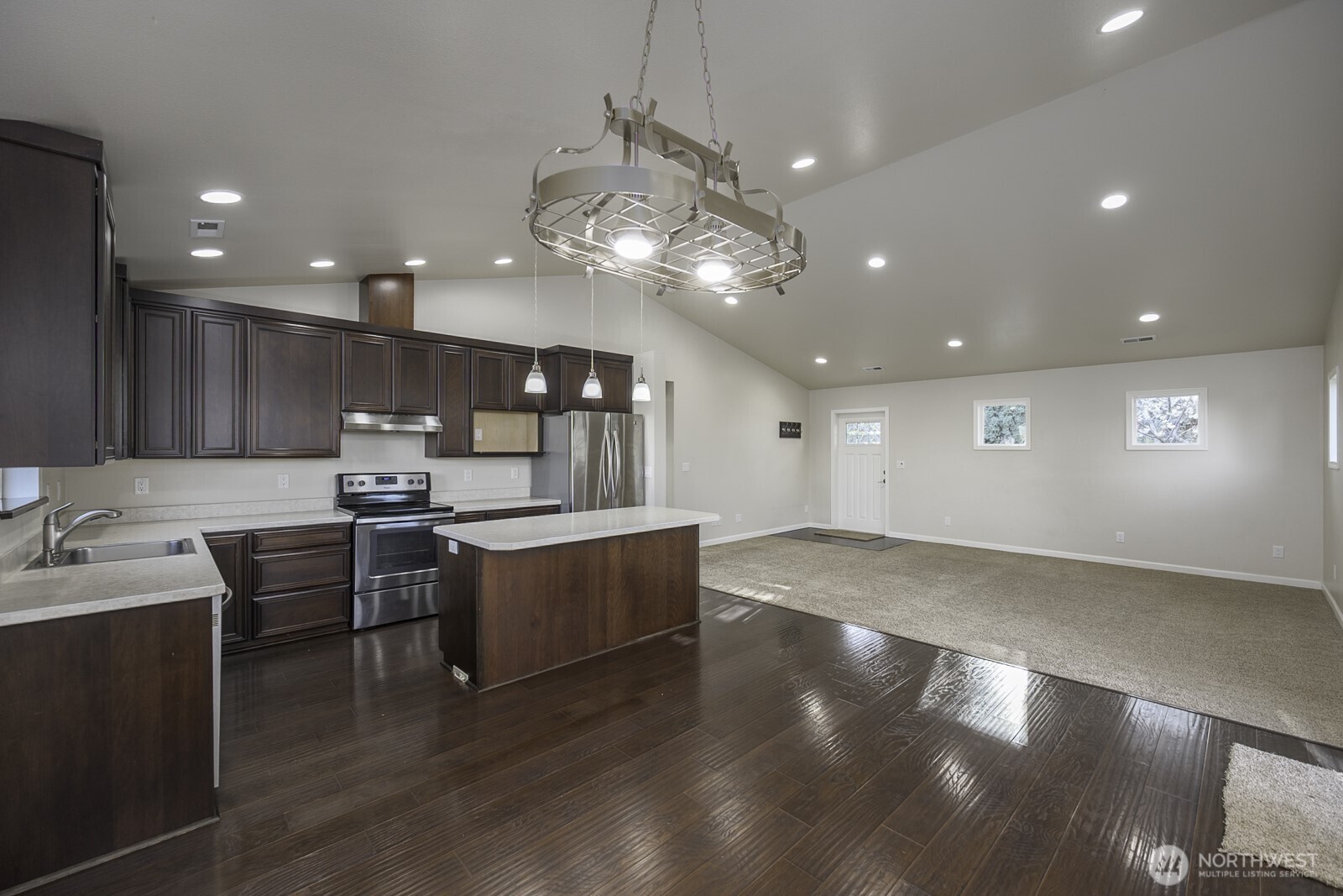 2143 Valley Road Northeast Moses Lake, WA 98837 - Photo 13 of 38