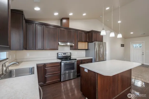 $385,500 | 2143 Valley Road Northeast, Moses Lake, WA 98837