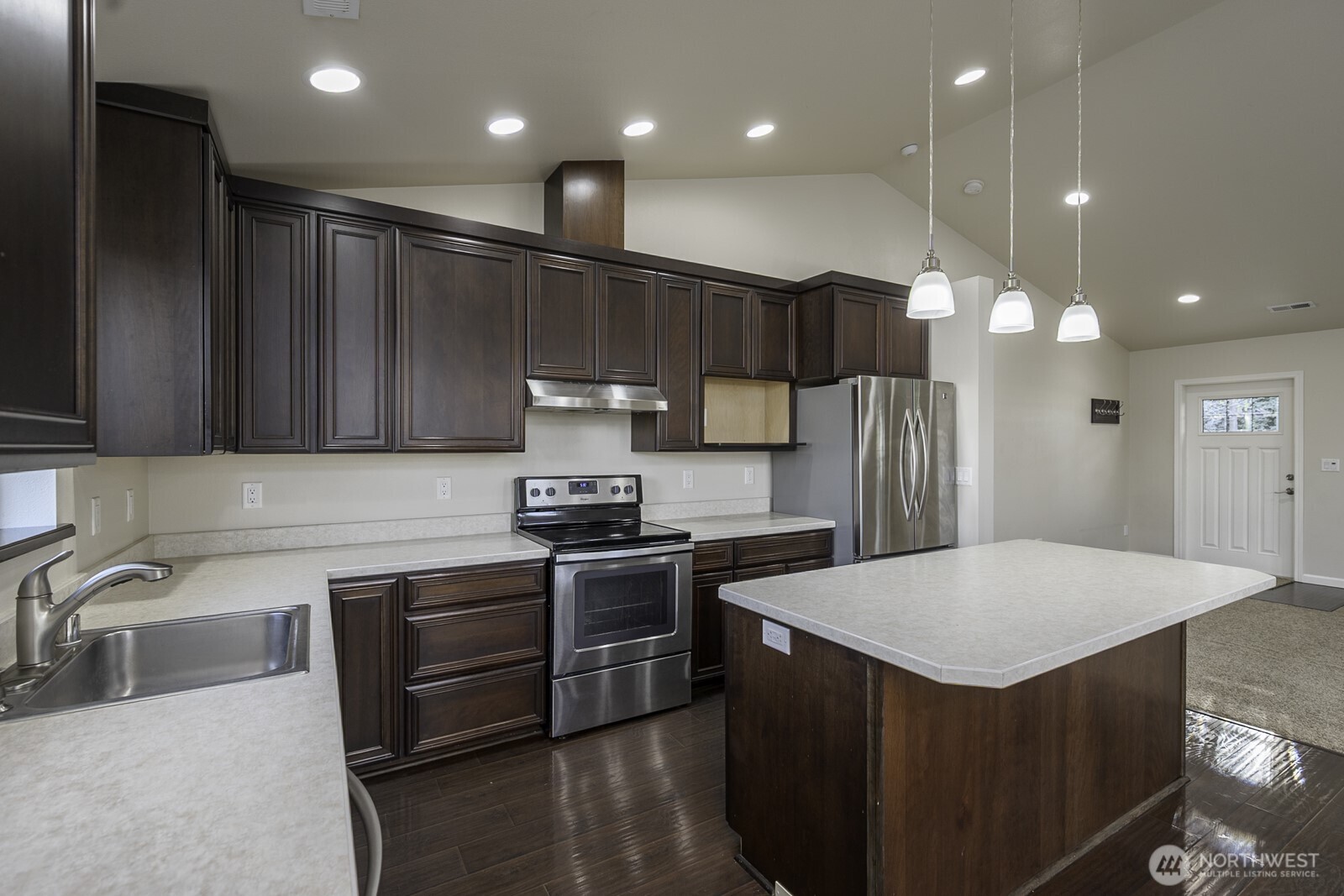 2143 Valley Road Northeast Moses Lake, WA 98837 - Photo 14 of 38