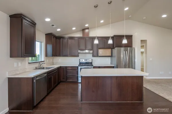 $385,500 | 2143 Valley Road Northeast, Moses Lake, WA 98837