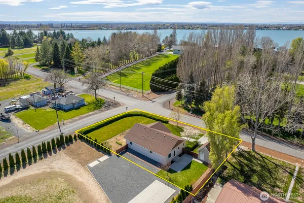 $385,500 | 2143 Valley Road Northeast, Moses Lake, WA 98837