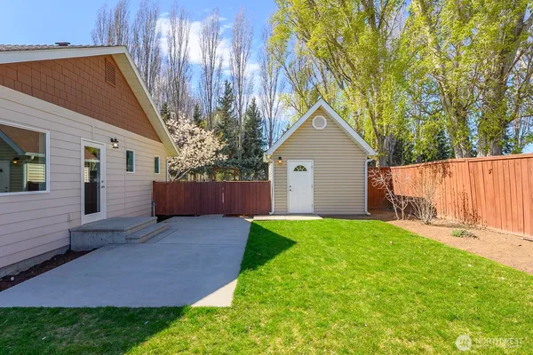 $385,500 | 2143 Valley Road Northeast, Moses Lake, WA 98837