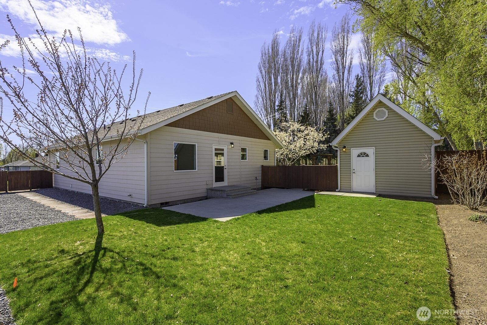 2143 Valley Road Northeast Moses Lake, WA 98837 - Photo 32 of 38