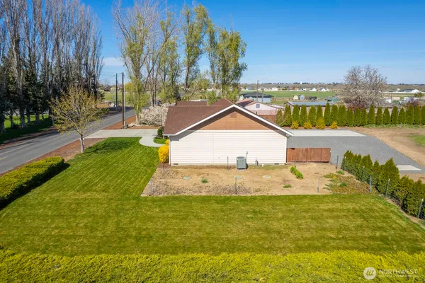 $385,500 | 2143 Valley Road Northeast, Moses Lake, WA 98837