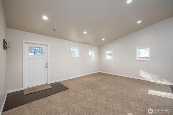 $385,500 | 2143 Valley Road Northeast, Moses Lake, WA 98837