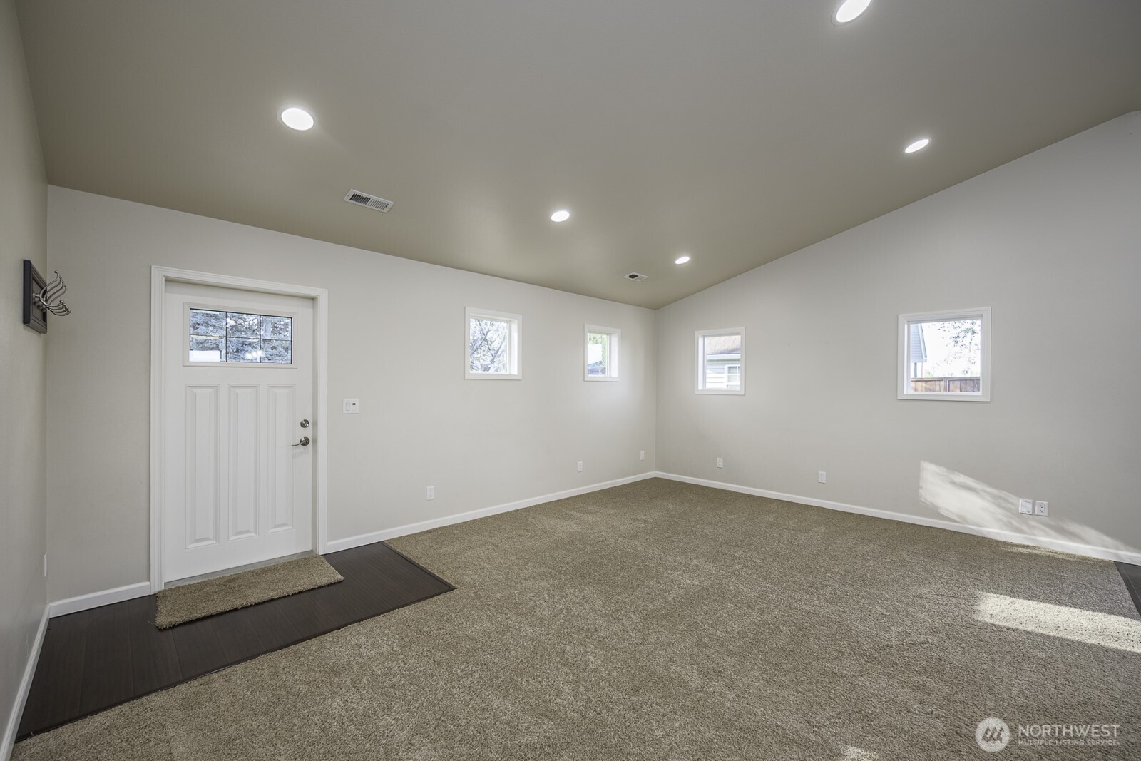 2143 Valley Road Northeast Moses Lake, WA 98837 - Photo 8 of 38