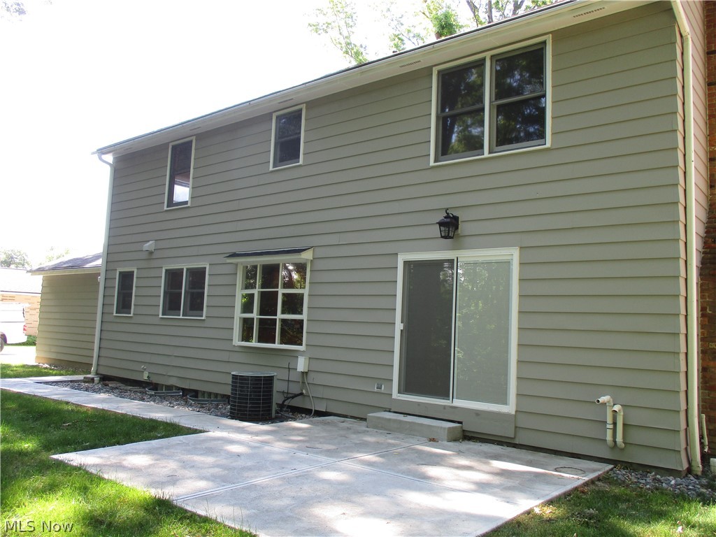 10520 Whitewood Road Brecksville, OH 44141 - Photo 5 of 27