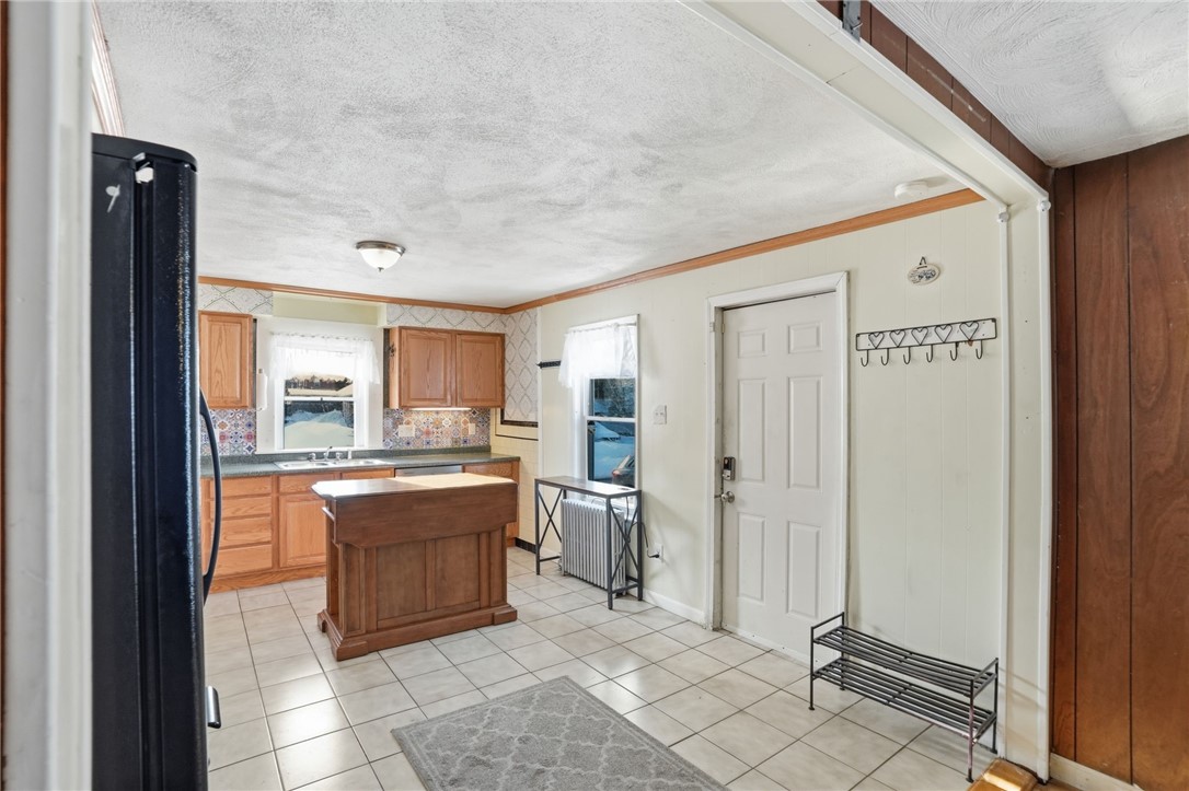 957 Mineral Spring Avenue Pawtucket, RI 02860 - Photo 14 of 40