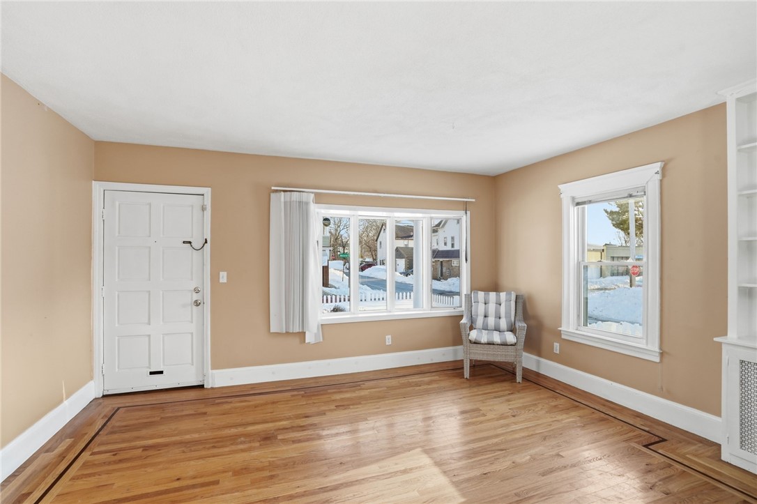 957 Mineral Spring Avenue Pawtucket, RI 02860 - Photo 4 of 40