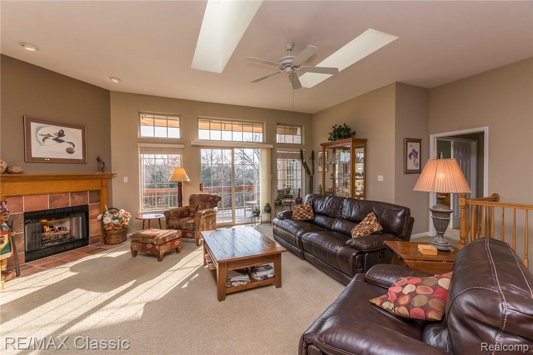 854 Ridgeside Drive, Unit 3 Milford, MI 48381 - Photo 9 of 42 DSC_1866.jpg