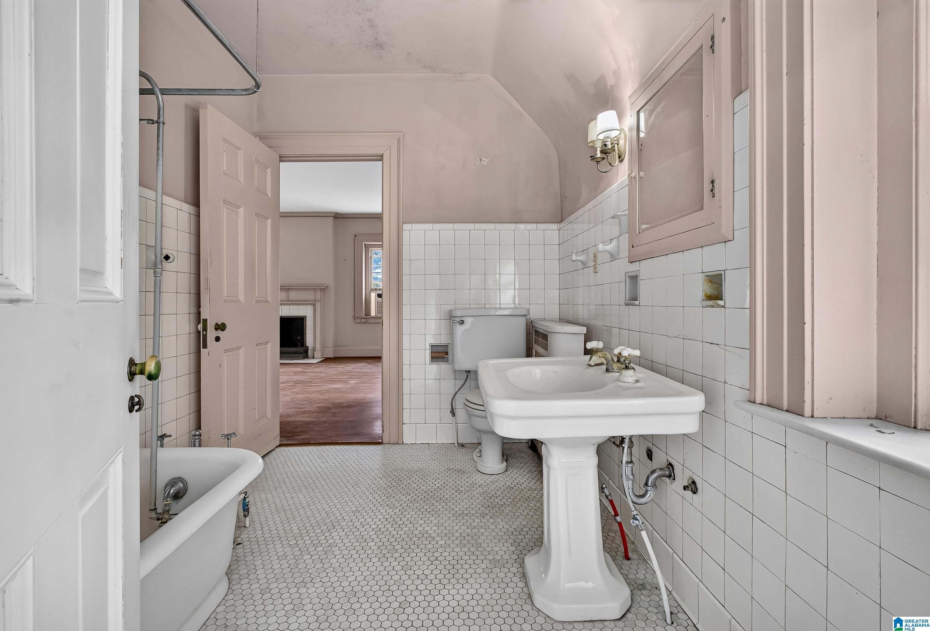 1453 Shades Crest Road Hoover, AL 35226 - Photo 58 of 91 Gallery Image 58