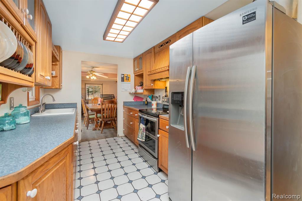 2951 South Patterson Road Midland, MI 48640 - Photo 5 of 23