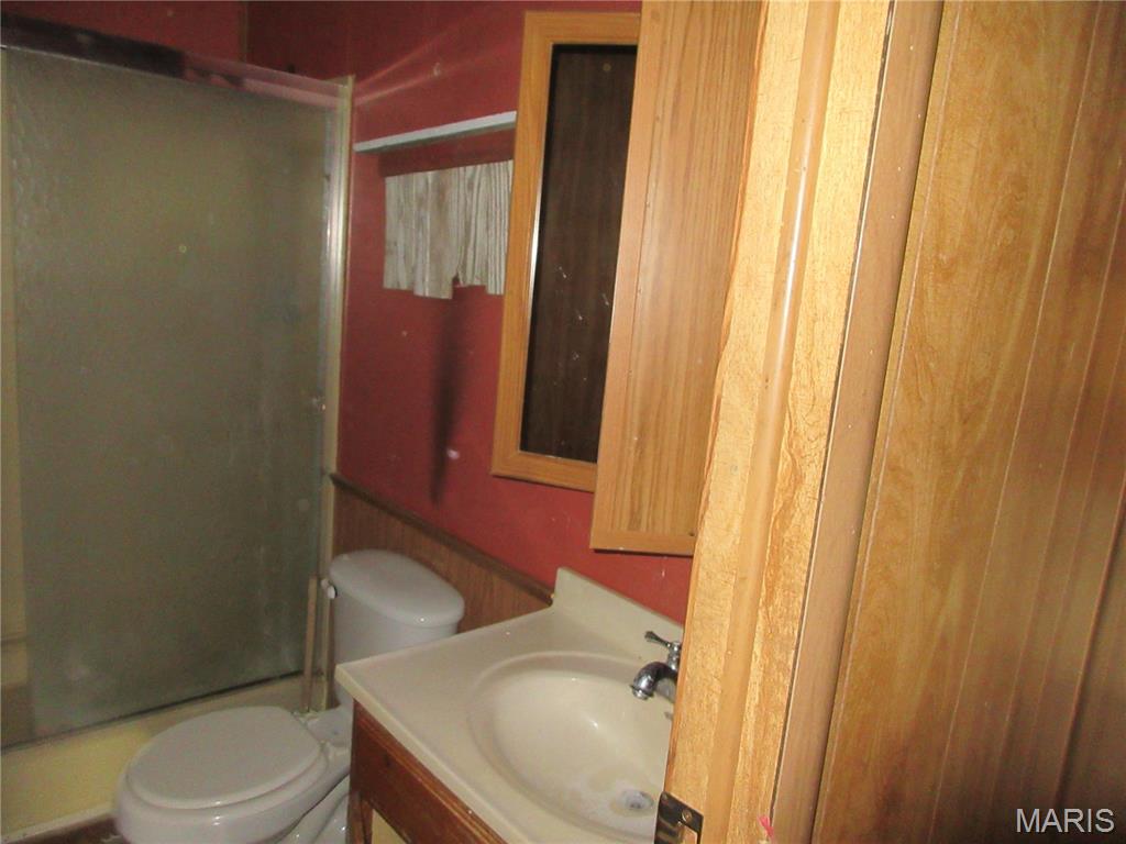 7080 Bee Branch Road Iuka, IL 62849 - Photo 12 of 40