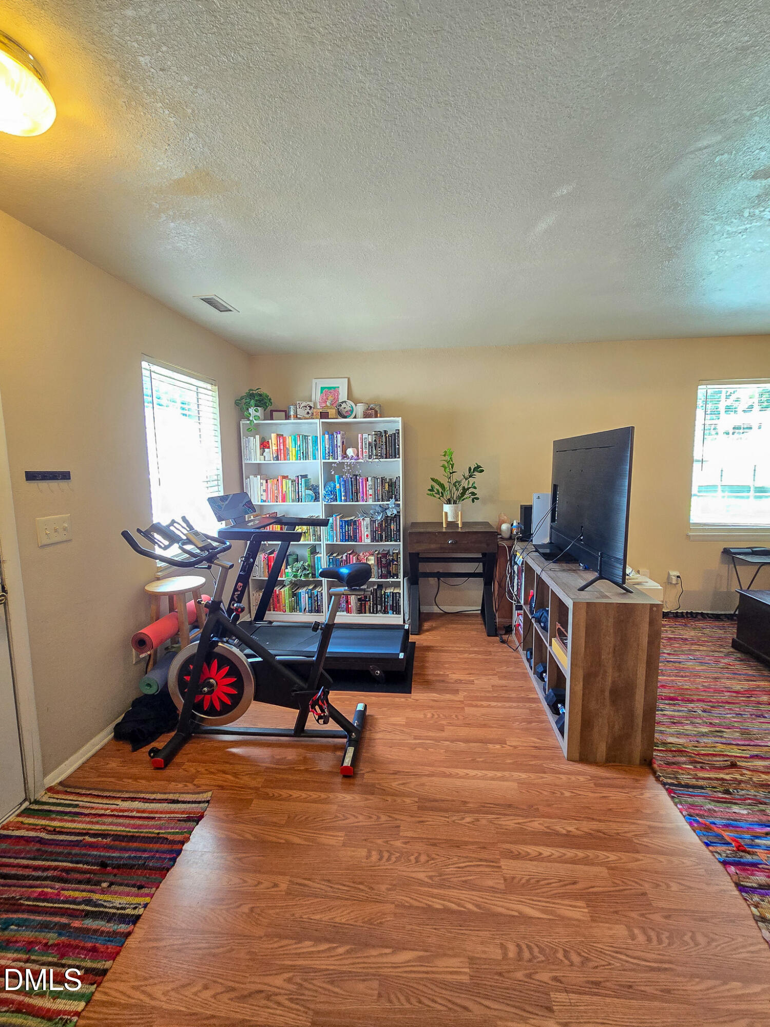 6927 Fox Haven Place Raleigh, NC 27616 - Photo 4 of 21 20260529_111117