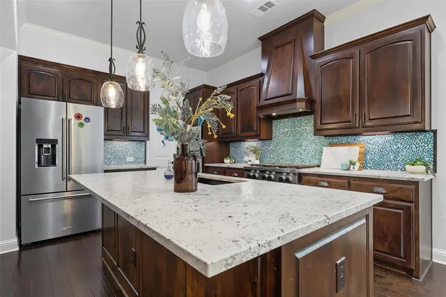 $479,900 | 245 Prairie Oak Court, Burleson, TX 76028